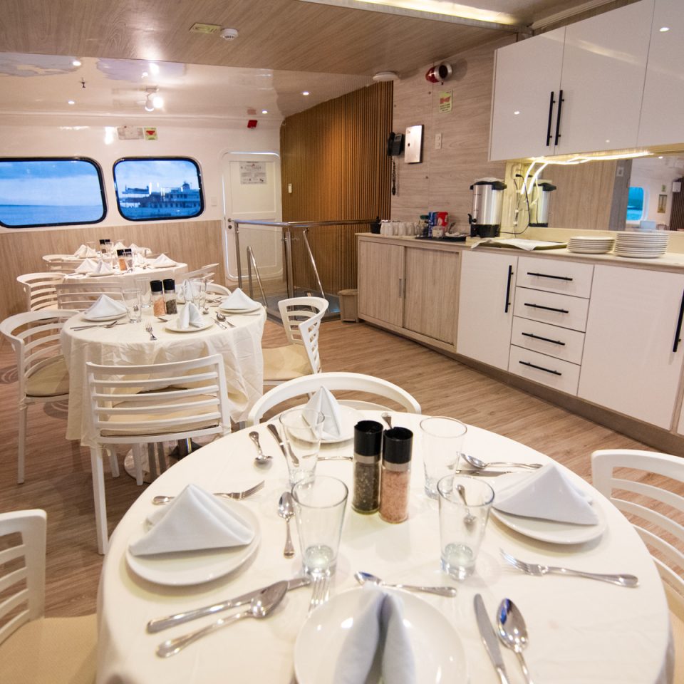 galapgos-solaris-yacht-oniriccruises-ecuador