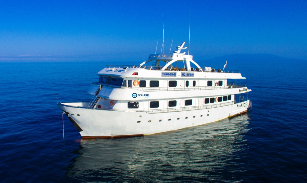 galapagos-solaris-yacht-design